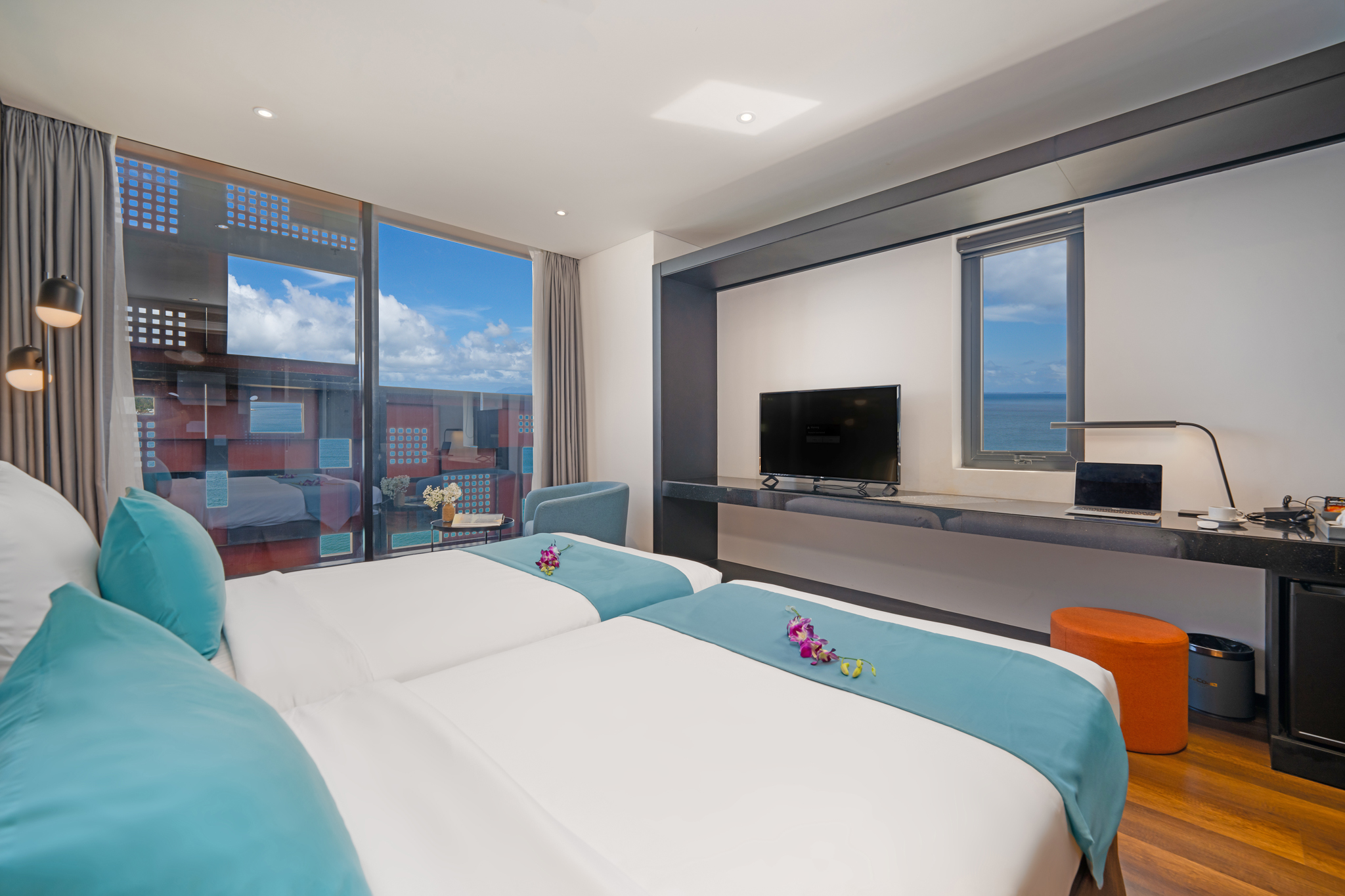 Family Room with Sea View